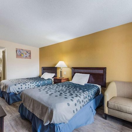 Econo Lodge Salisbury Bagian luar foto