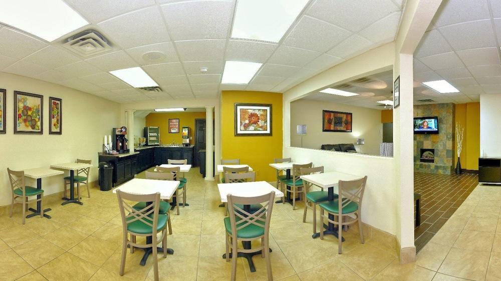Econo Lodge Salisbury Bagian luar foto