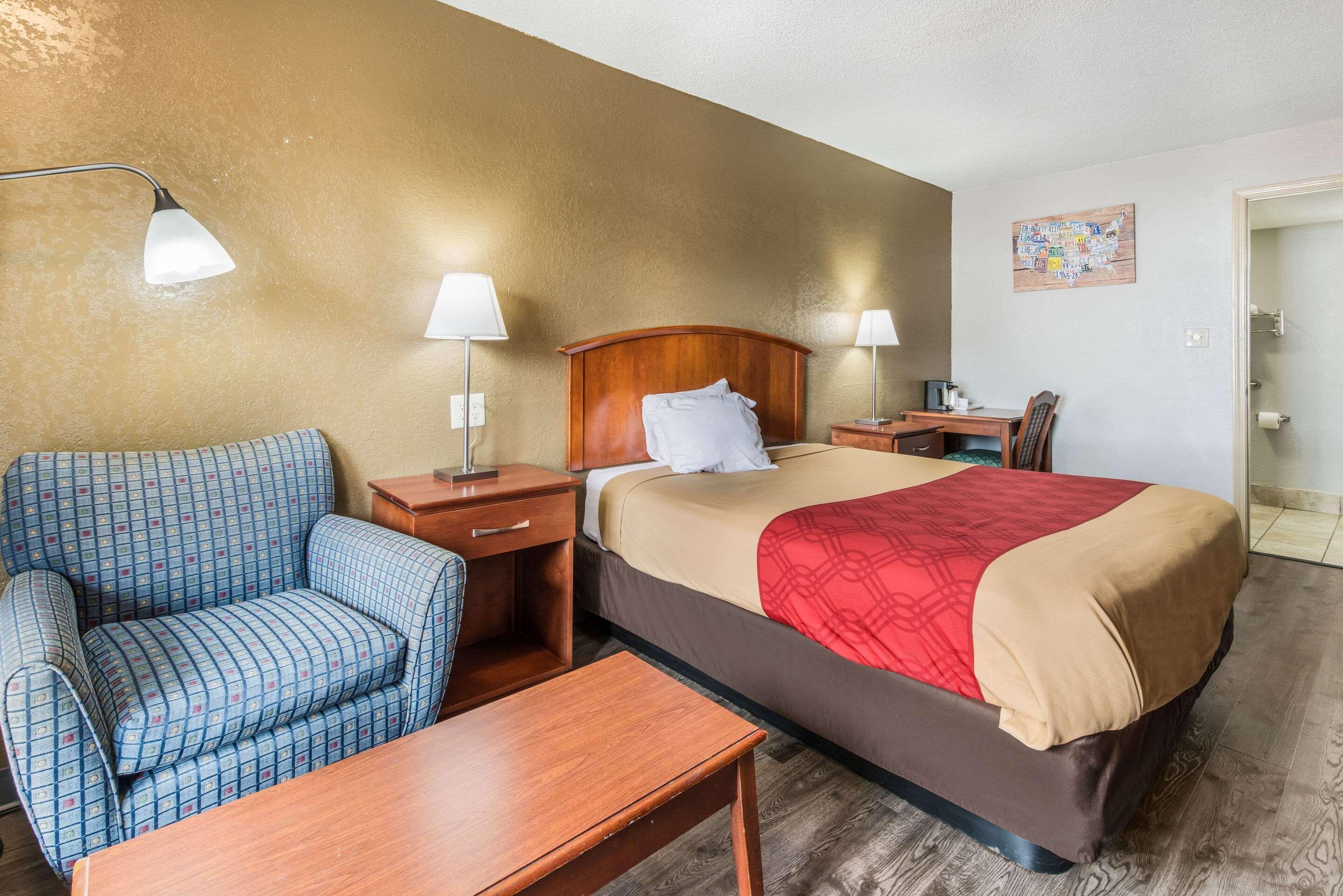 Econo Lodge Salisbury Bagian luar foto
