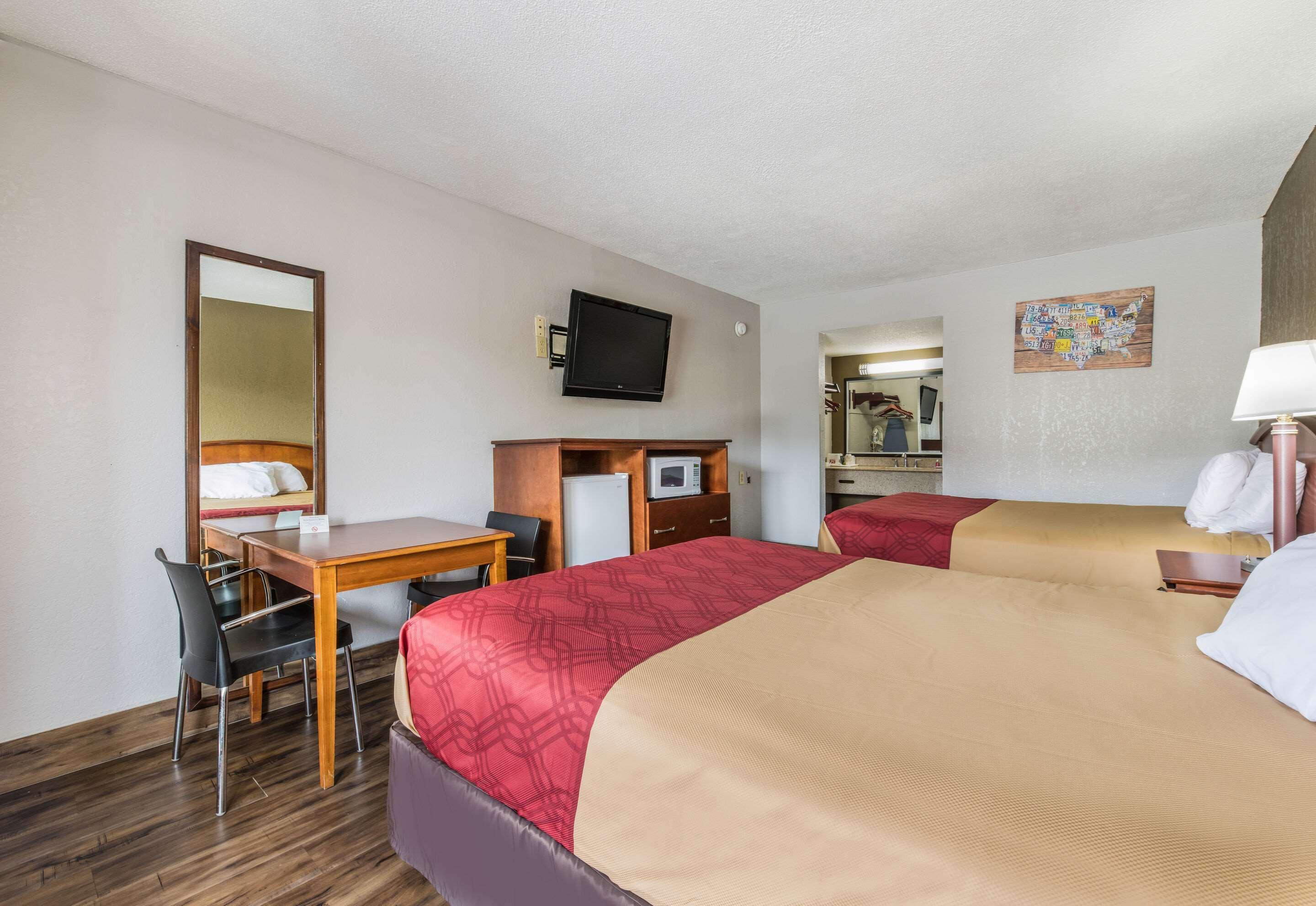 Econo Lodge Salisbury Bagian luar foto