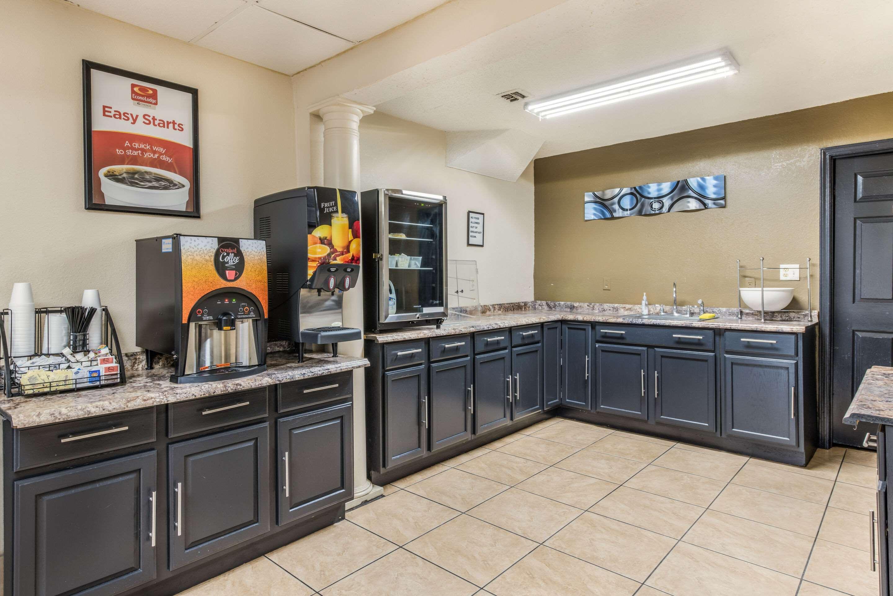 Econo Lodge Salisbury Bagian luar foto