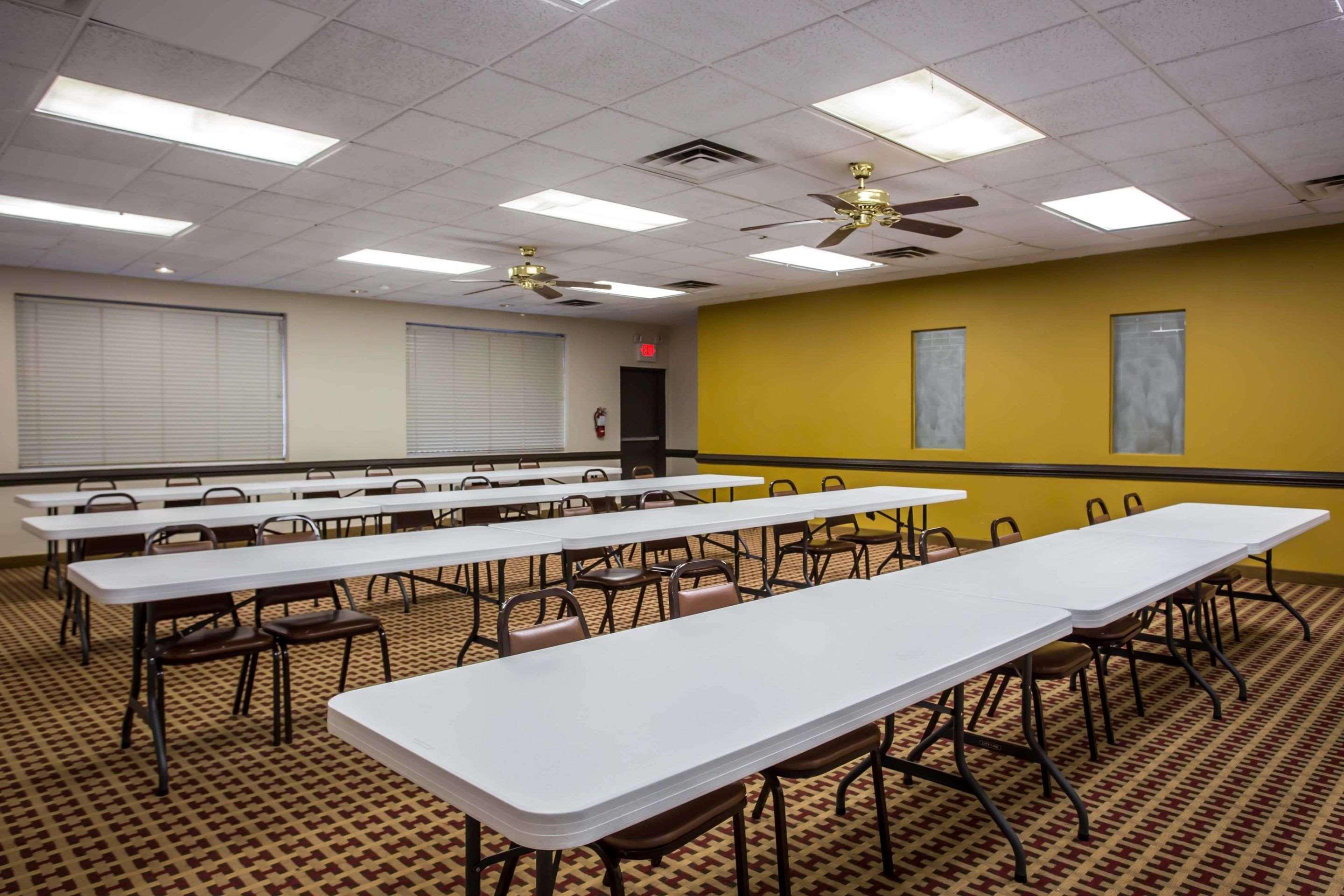 Econo Lodge Salisbury Bagian luar foto