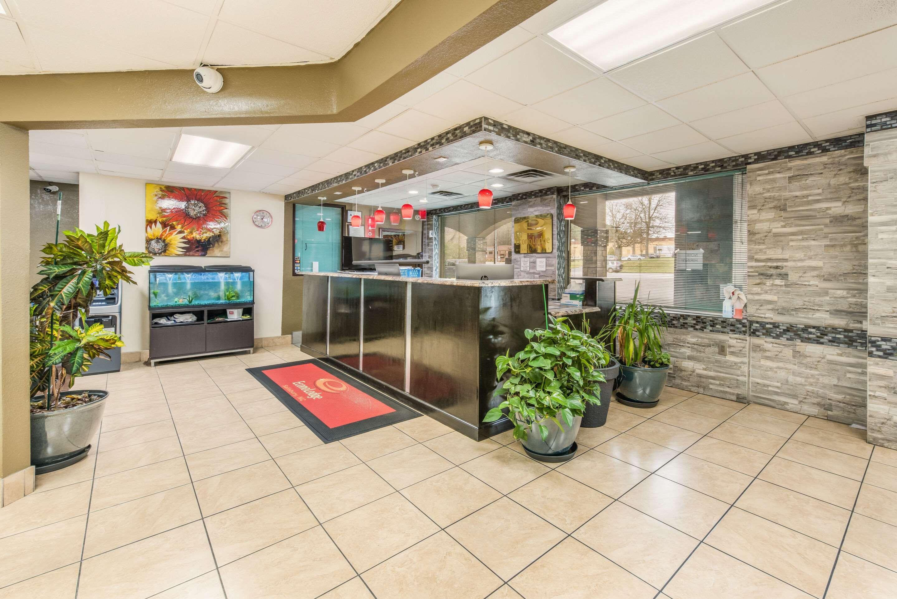 Econo Lodge Salisbury Bagian luar foto