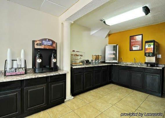 Econo Lodge Salisbury Bagian luar foto